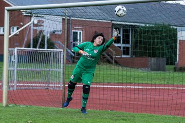 Bild 31 - C-Juniorinnen Halstenbek-Rellingen - St.Pauli : Ergebnis: 0:5